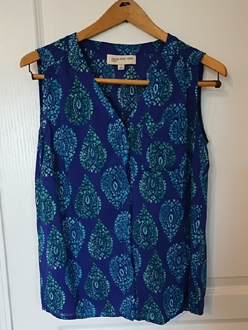 Jones New York Sport Sleeveless Paisley Blouse Blue Green V-Neck Women's Small